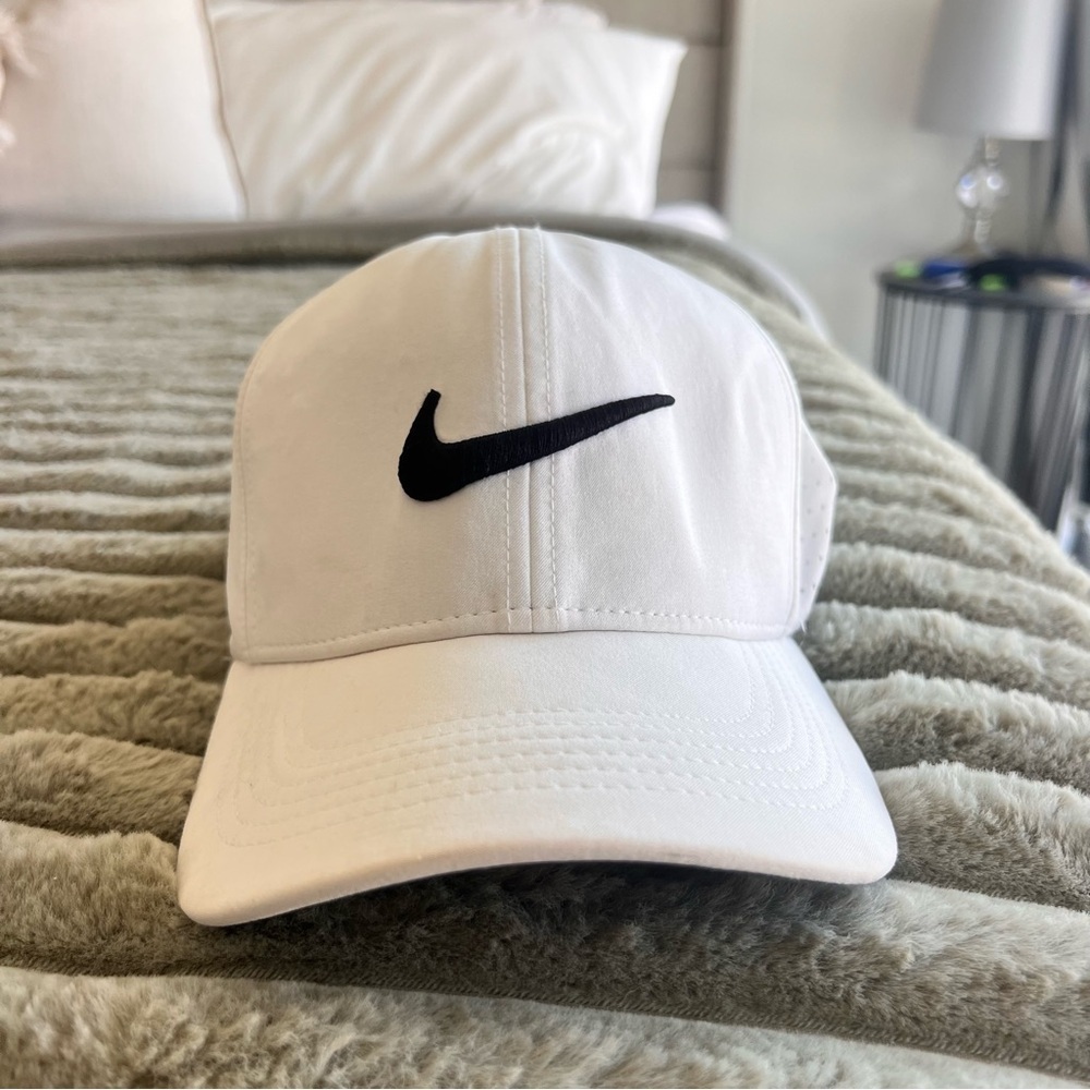 Nike White Golf Cap